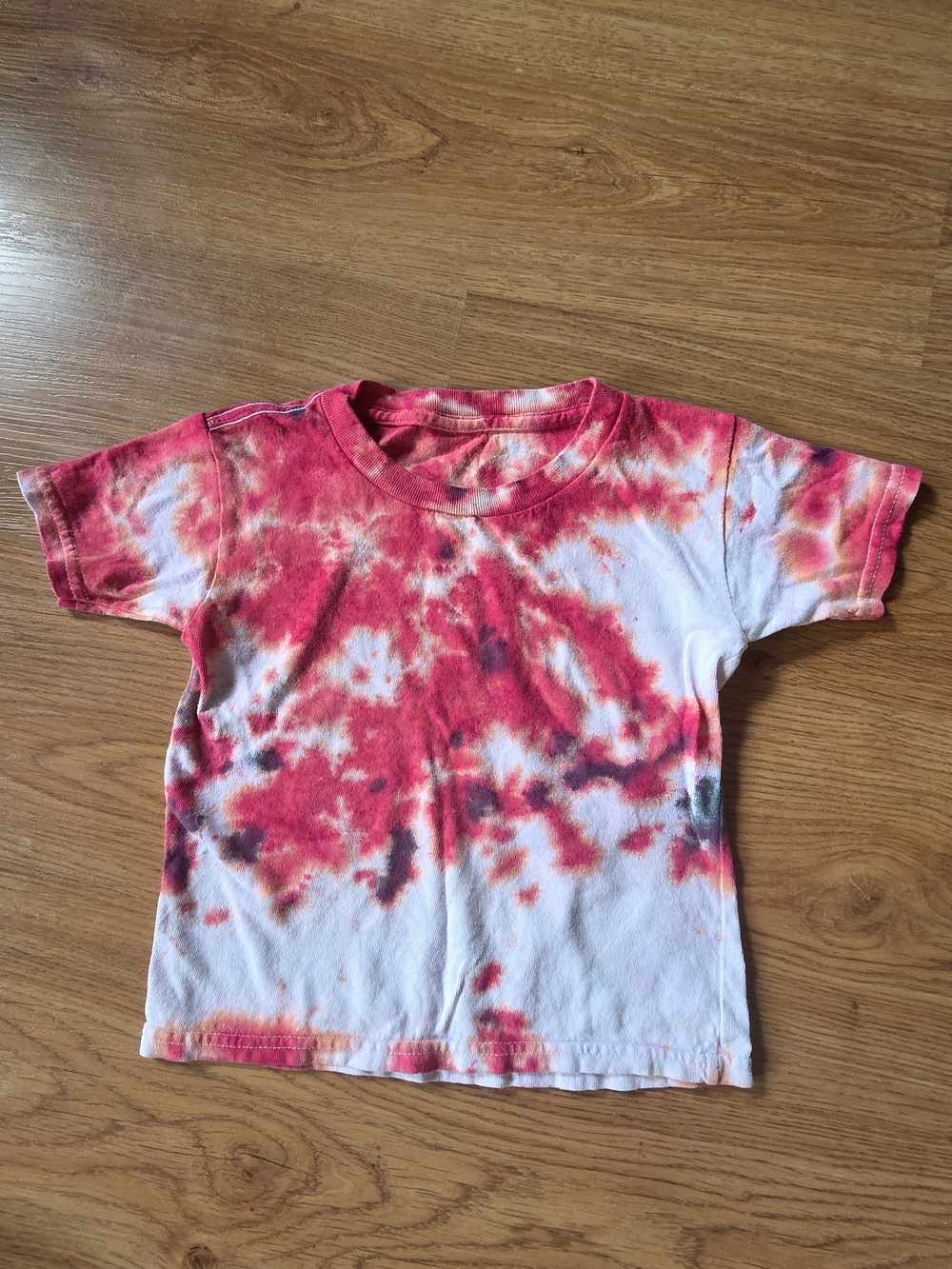 Tie-Dye Short Sleeve Kids T-Shirt in Red, Pink and White